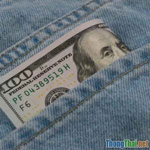 So sánh đầu tư chứng khoán và gửi tiết kiệm ngân hàng