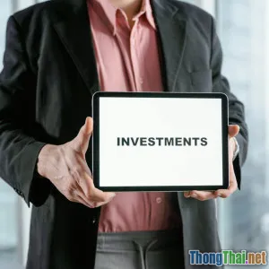 So sánh đầu tư cổ phiếu công nghệ và coin AI: Cái nào tiềm năng hơn 2024