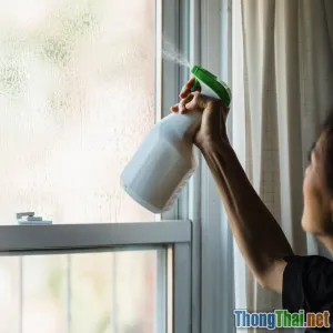 So sánh hiệu quả các dung dịch lau kính phổ biến hiện nay