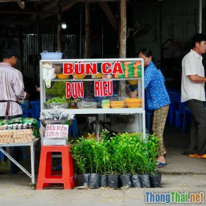 So sánh món bún bò Huế và bún riêu: Nên chọn món nào?