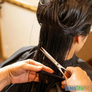 Tóc dài cho nàng công sở: Phong cách và lịch sự