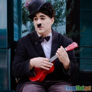 Phân tích xu hướng phim hài lố trong điện ảnh Việt và những tranh cãi